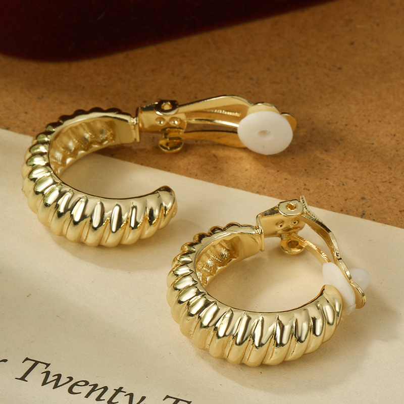 Stainless Steel Croissant Chun - Body Jewelry Hypoallergenic ulasan dan harga